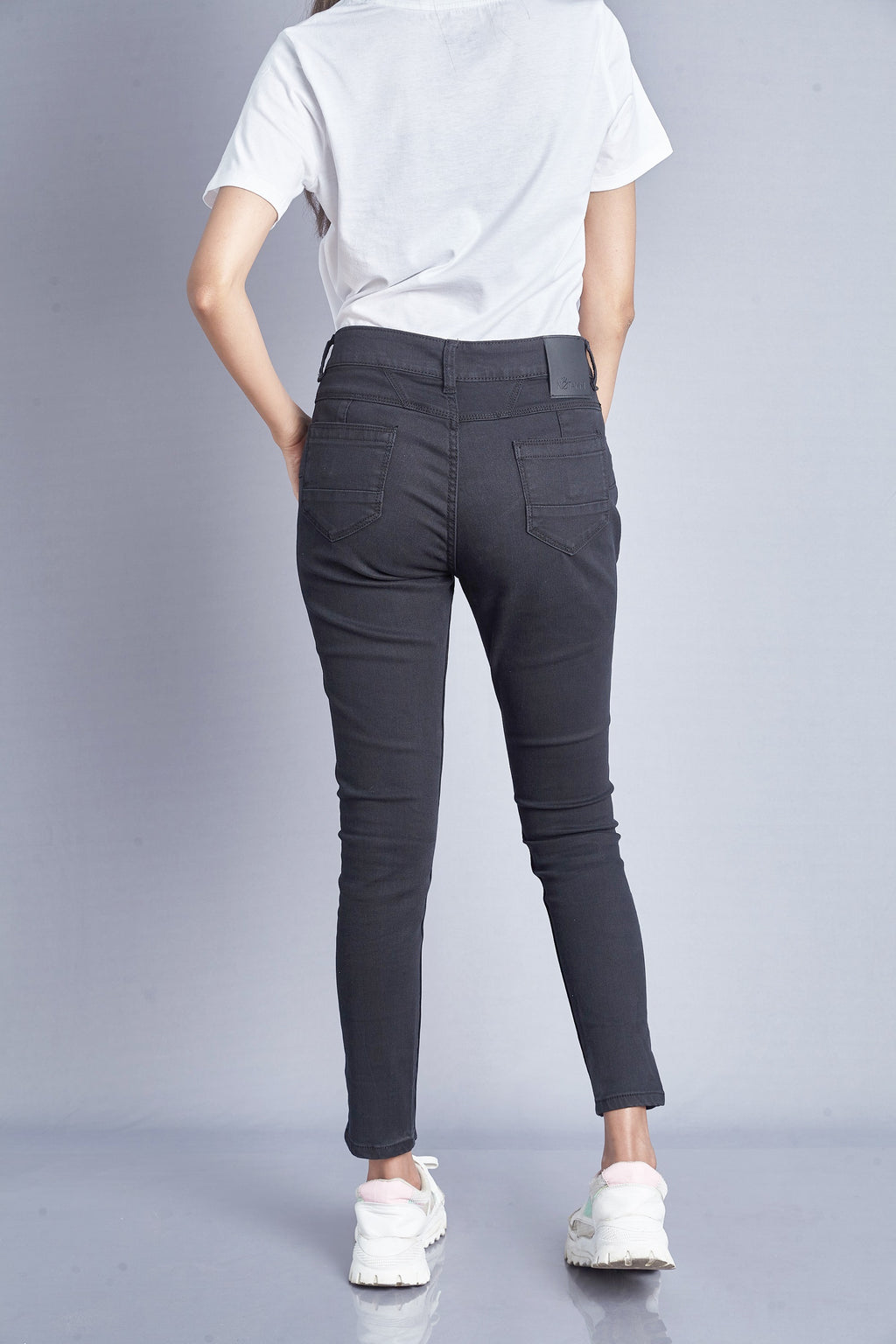 Notamm Women Slim Fit Jeans